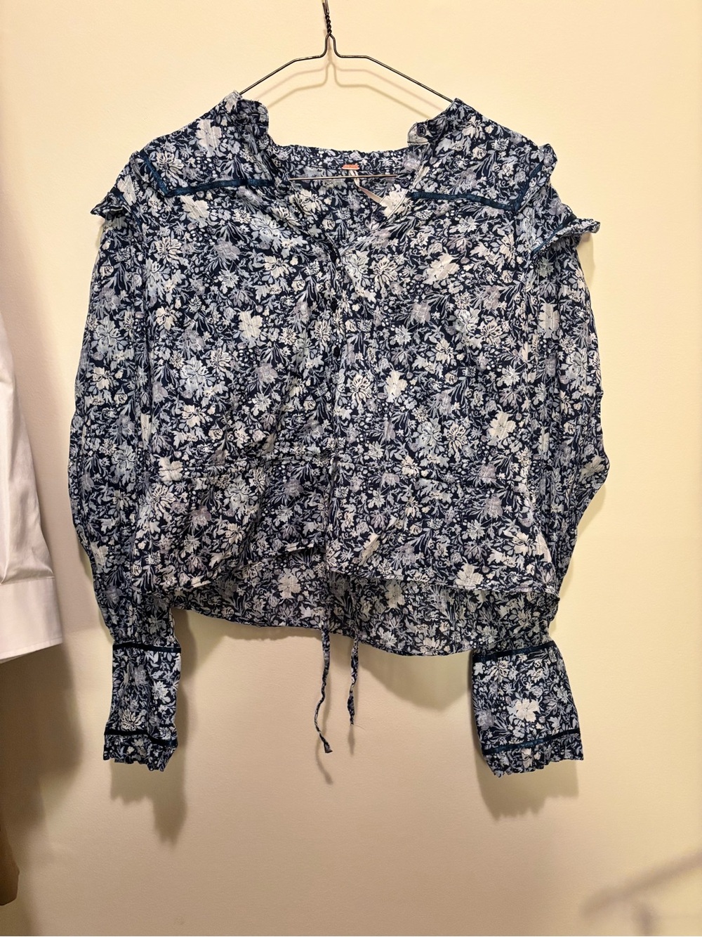 Free People Women's Blue Floral Ruffle Hem Pullover Blouse 100% Cotton